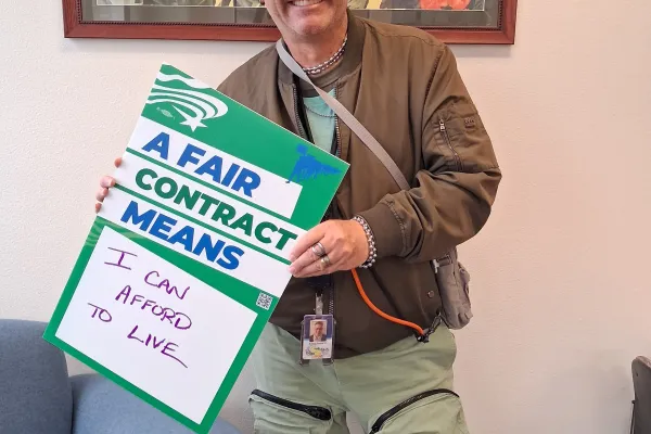 everett dshs members showing support for bargaining team 1