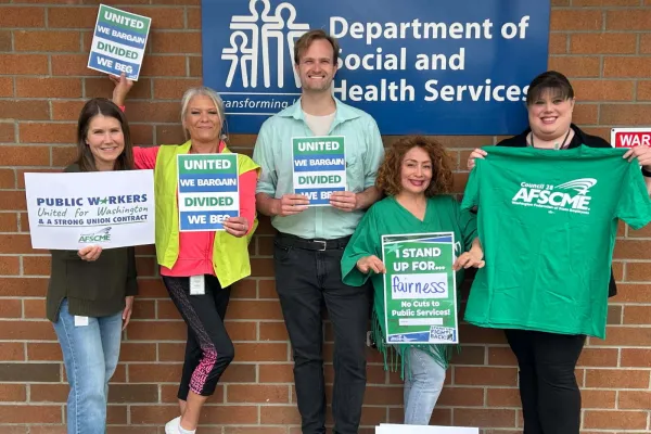 WFSE members fighting for a fair contract