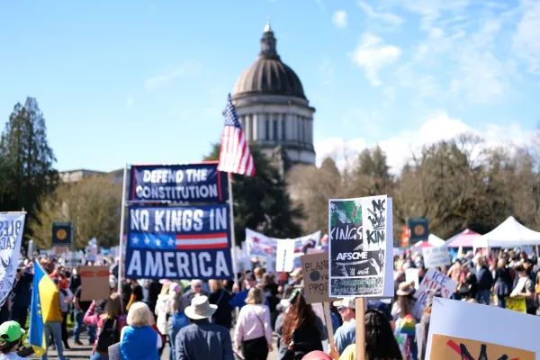 AFSCME no kings sign at the state capitol