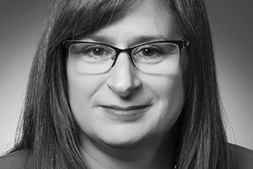 tracys-headshot-webbio2.jpg