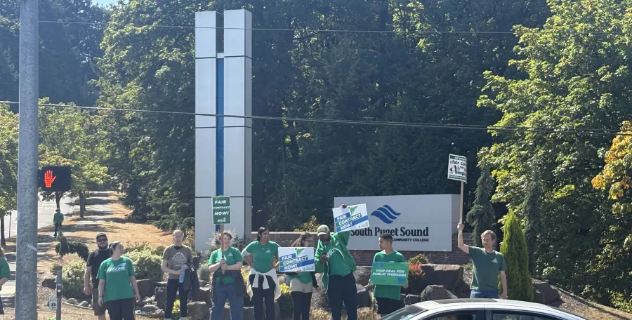 A photo of a group of WFSE members from South Puget Sound Community College during the Walkout With Washington