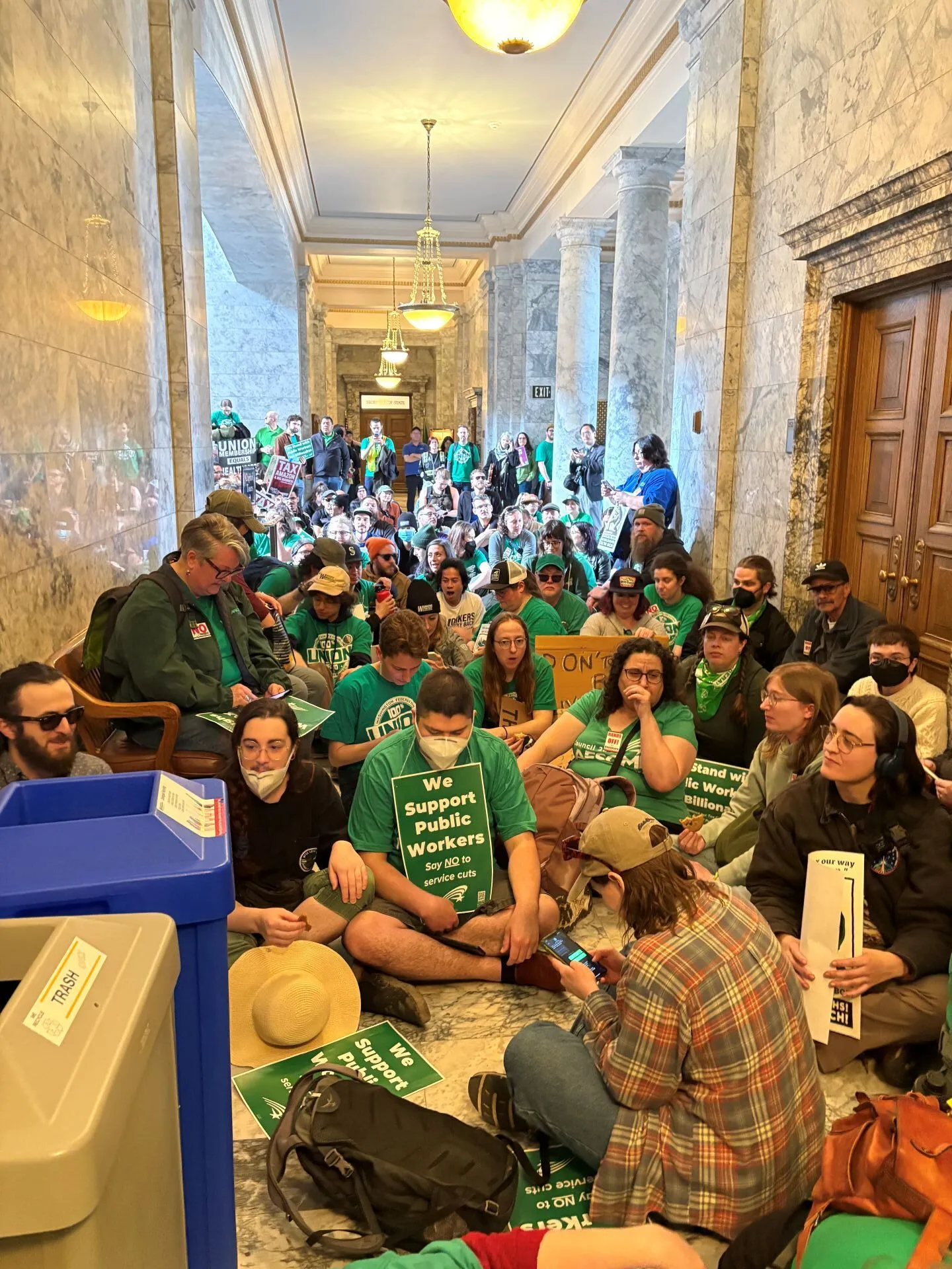 wfse members rallying at the state capitol