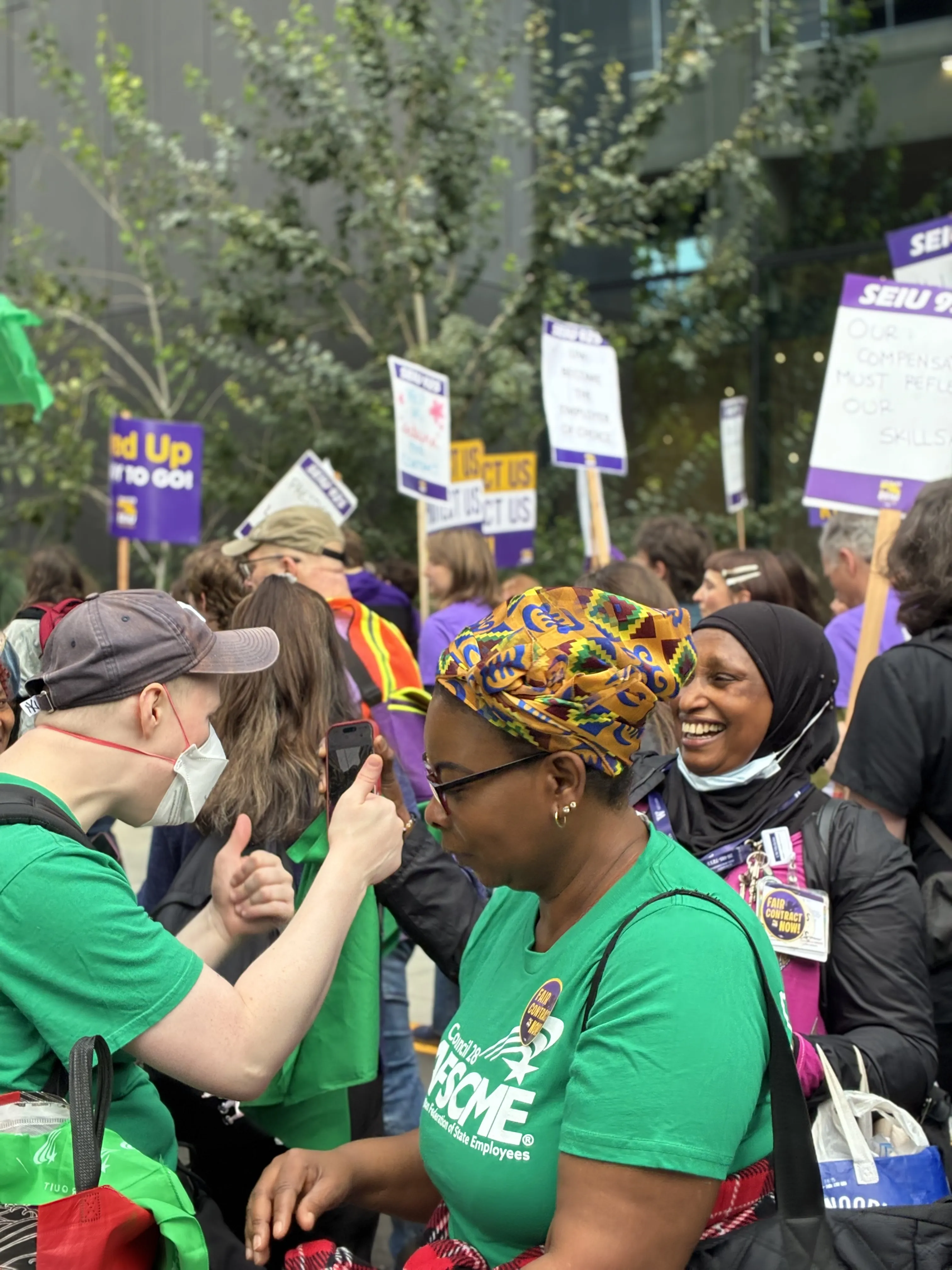UW and WFSE rally outside negotiations