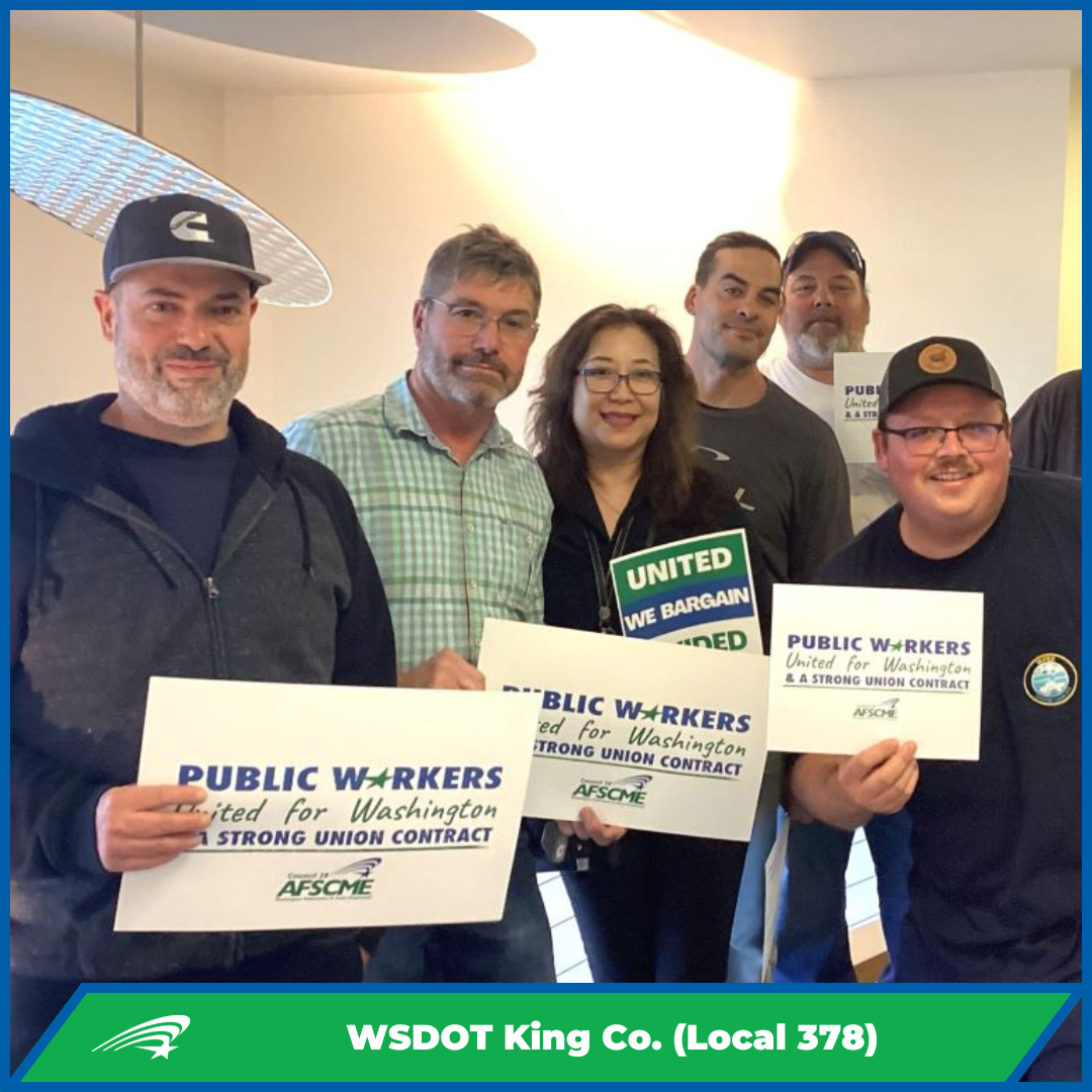 WSDOT workers holding signs calling for a fair contract